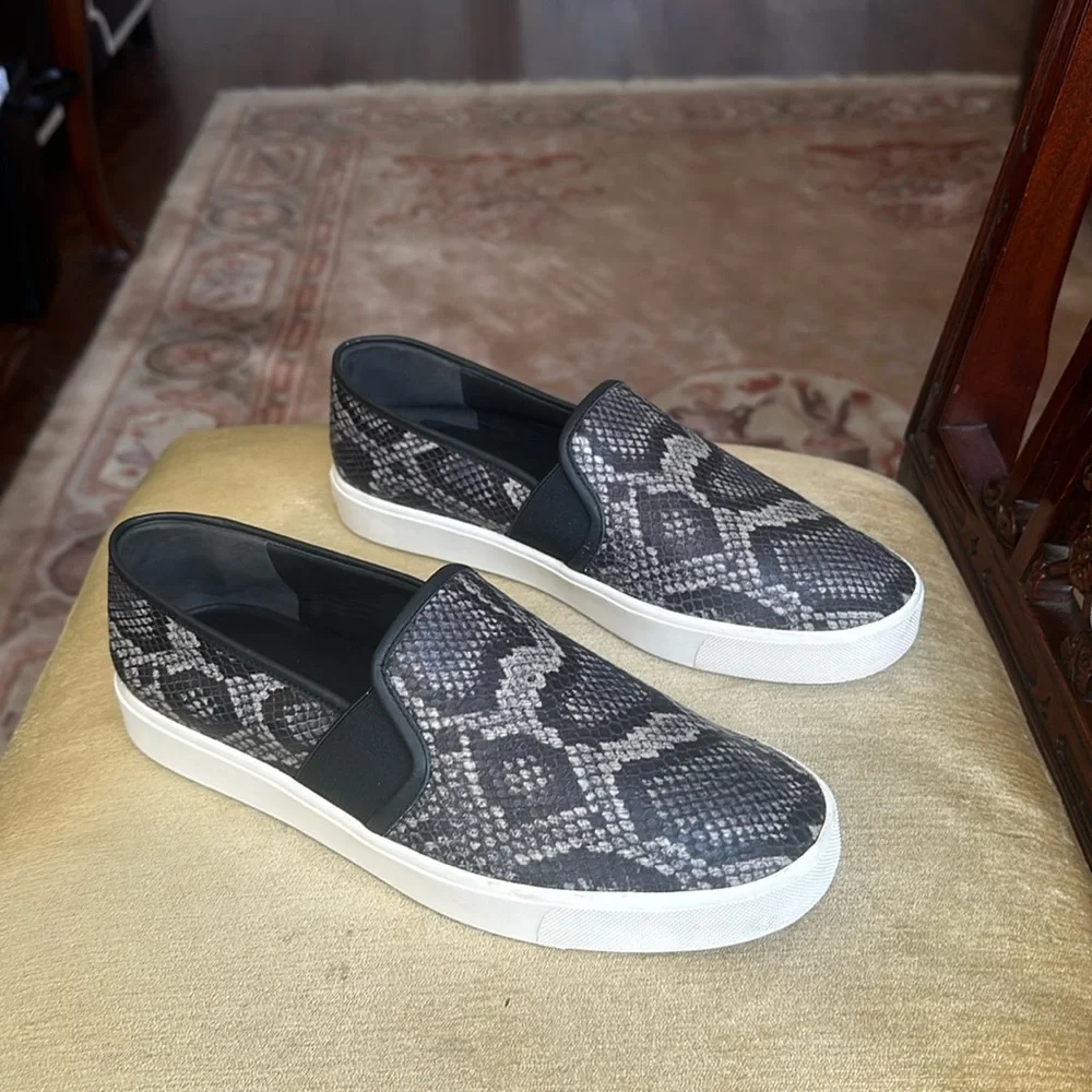Vince Women's Blair Leather Slip On Sneakers Gray Snake Print Size 9.5